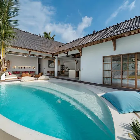 Villa Lagoona