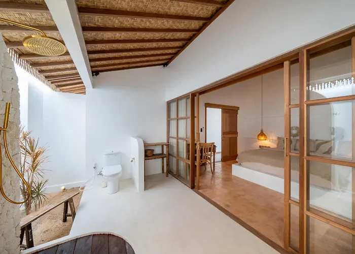 Villa Lagoona