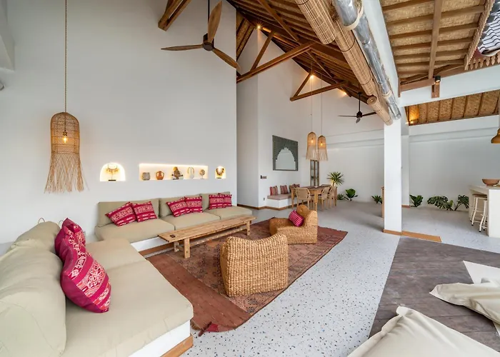 Villa Lagoona